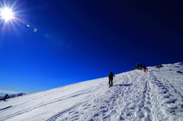 雪山登山　日焼け