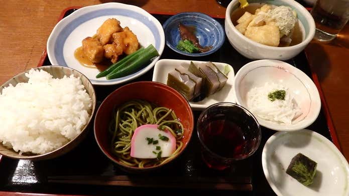 朝日小屋の夕食