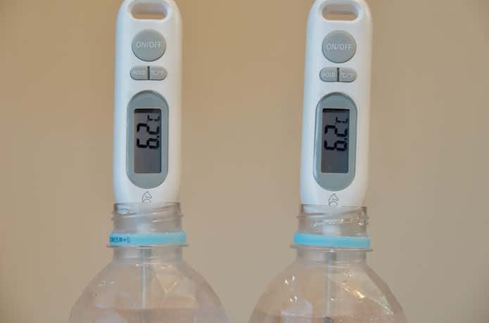 同じ温度の水