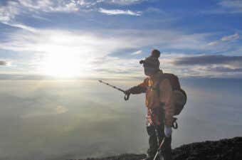 【2023】富士登山の 「服装と持ち物」とは？初心者向けに準備するアイテムを紹介