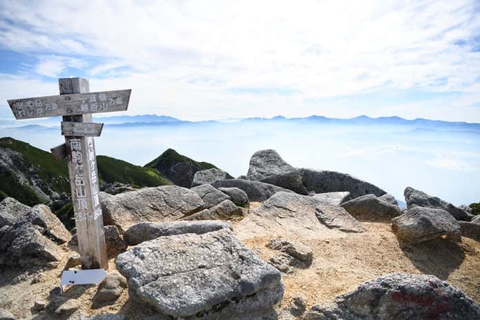 南駒ヶ岳山頂