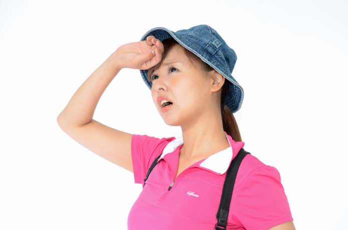 コロンビアデニム 汗をかく女性