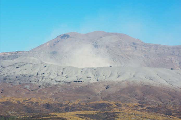 登山　噴火
