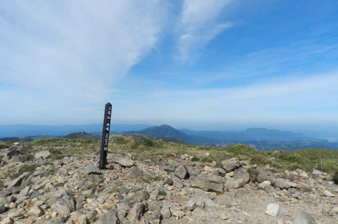 三俣山西峰山頂