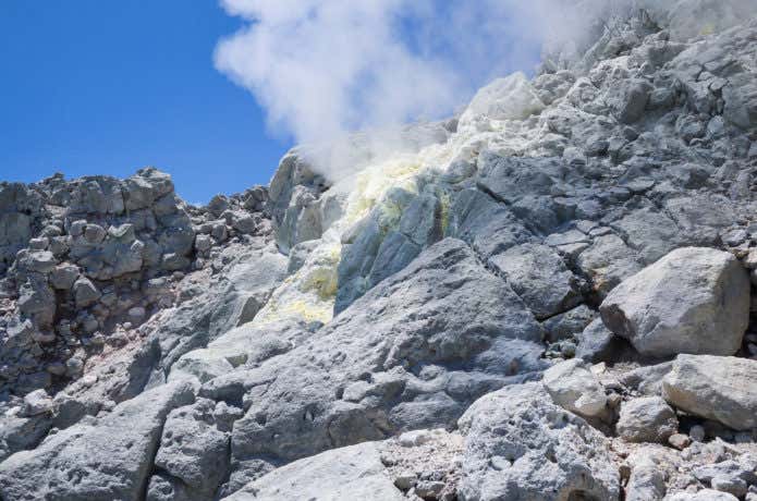 登山　噴火