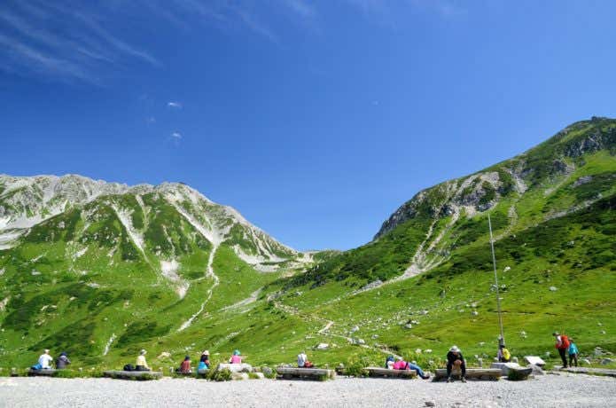 立山と登山者