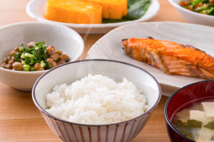 朝食