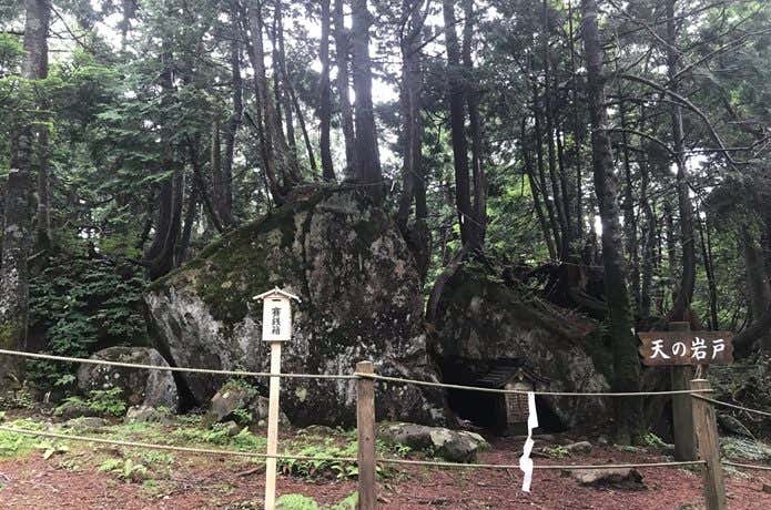 天の岩戸