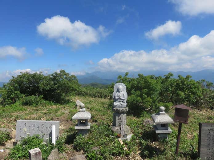 山頂の大日如来
