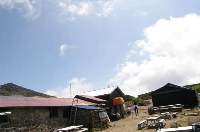 黒岳石室 外観