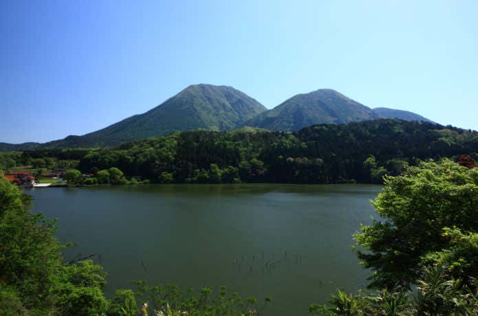 浮布池