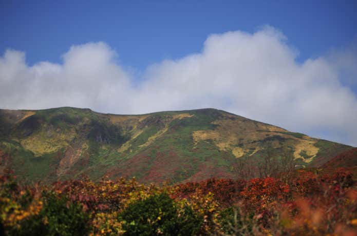栗駒山中央コースからの稜線