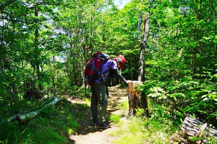 疲労する登山者