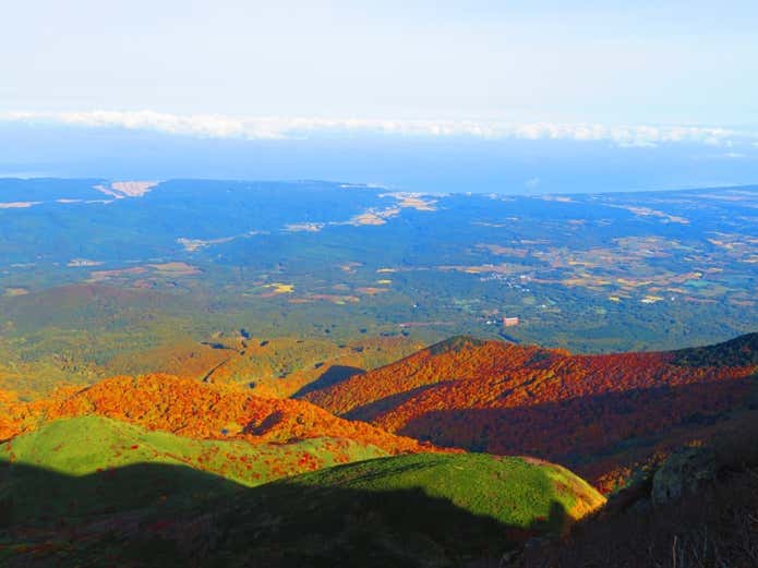 岩木山の山肌の紅葉