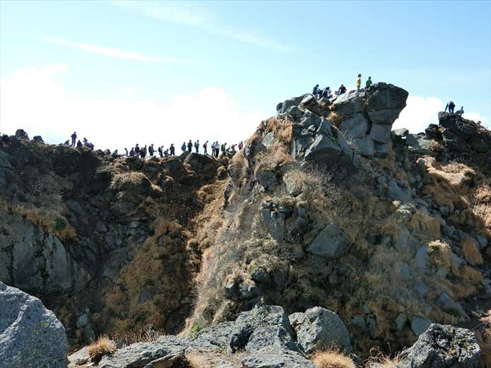 山頂の撮影待ちの列