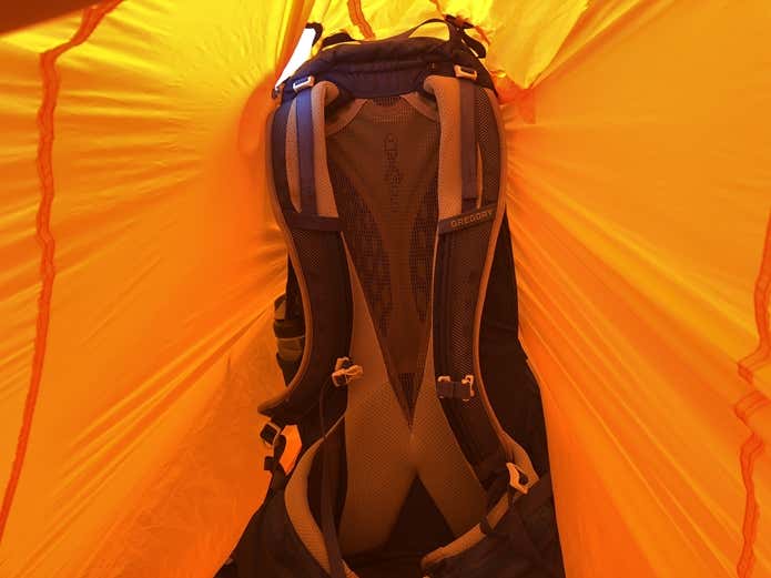 出してかぶって座るだけ】Juza Field Gearの「エム・シェルター