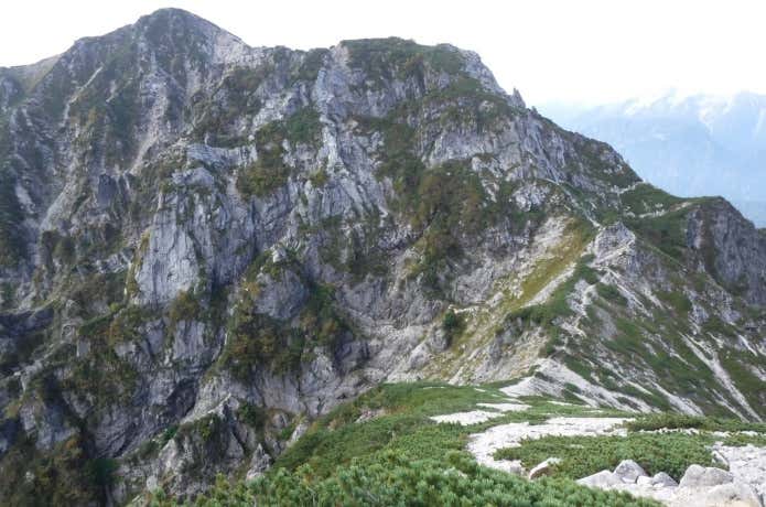三峰への道