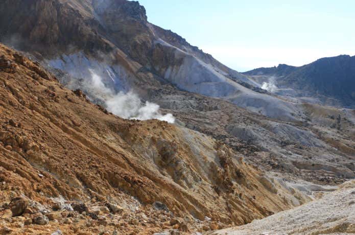 恵山の登山道
