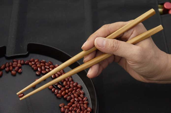 小豆を摘む
