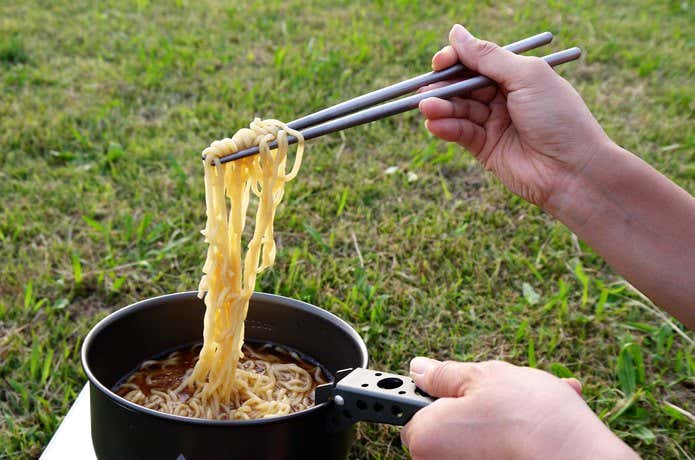 麺と箸