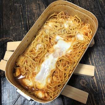 〆はインスタントラーメン