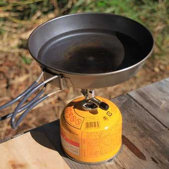 フライパンにお湯を沸かす