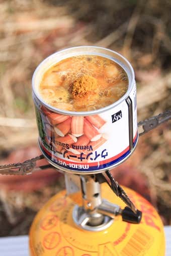カレーパウダーを入れる