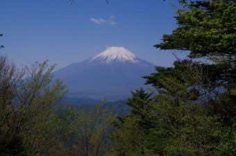 御正体山峰宮展望台から望む富士山