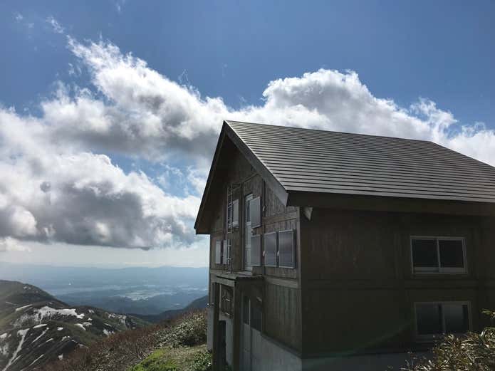神室山避難小屋
