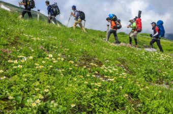 山での行列