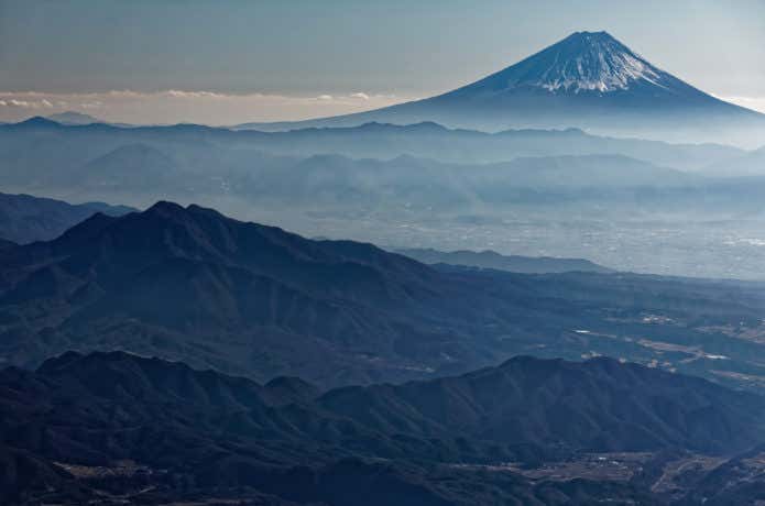 八ヶ岳・赤岳山頂から望む富士山と茅ヶ岳