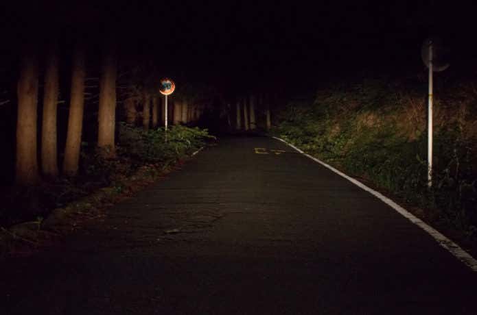 夜の山道
