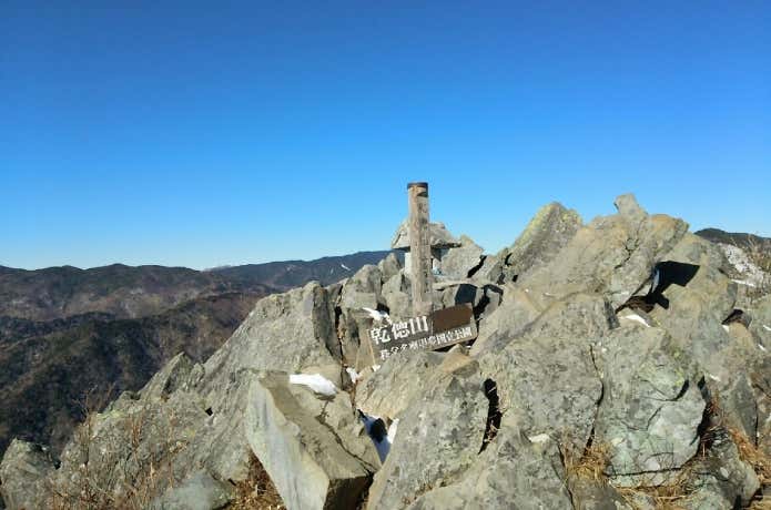 乾徳山／kimichin2 （乾徳山山頂、2017年12月30日）