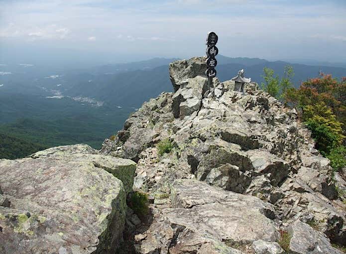 御座山山頂