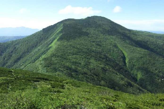 前天塩岳から天塩岳への稜線