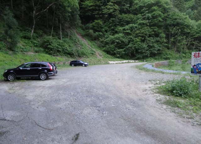 登山口駐車場