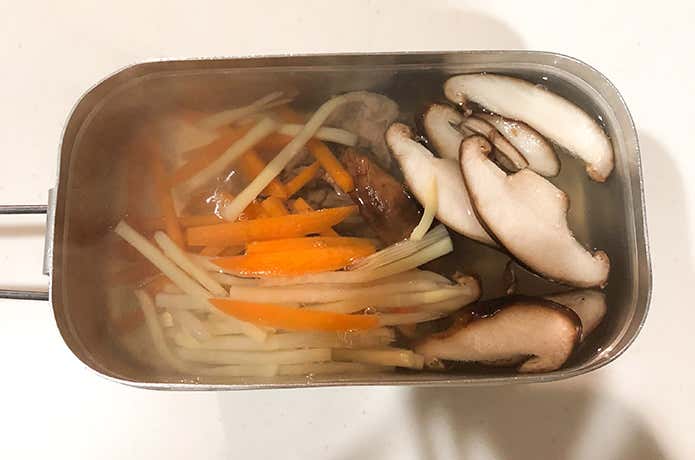 材料を茹でる