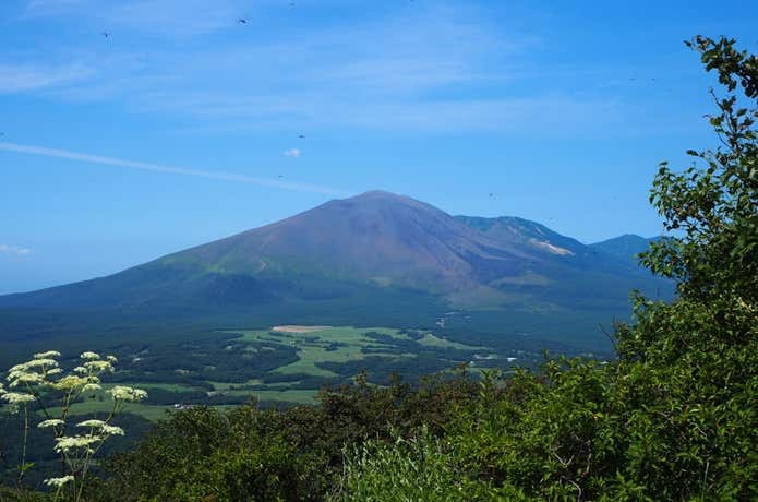 浅間隠山から見た浅間山