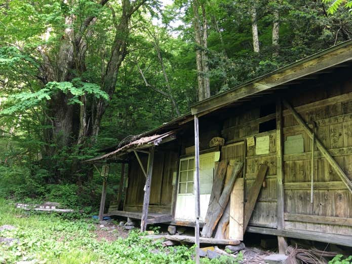 岩魚留小屋