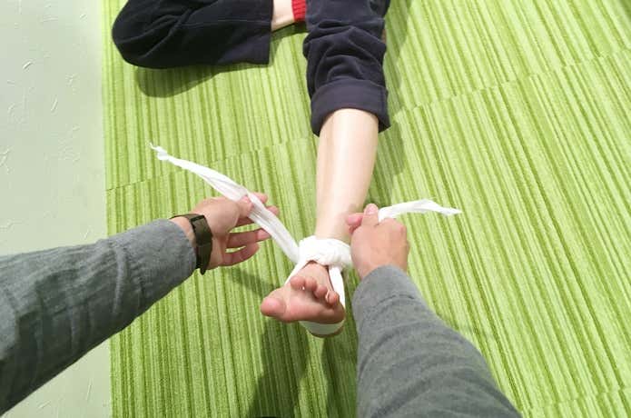 三角巾　捻挫