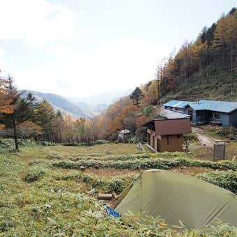 将監小屋のテント幕営地