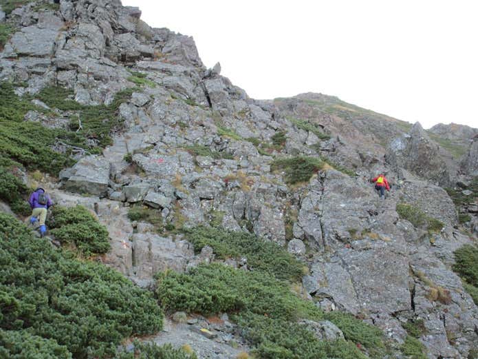 塩見岳 山頂直下の岩場