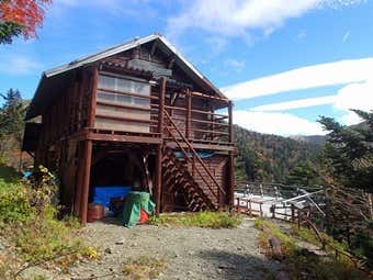 熊の平小屋