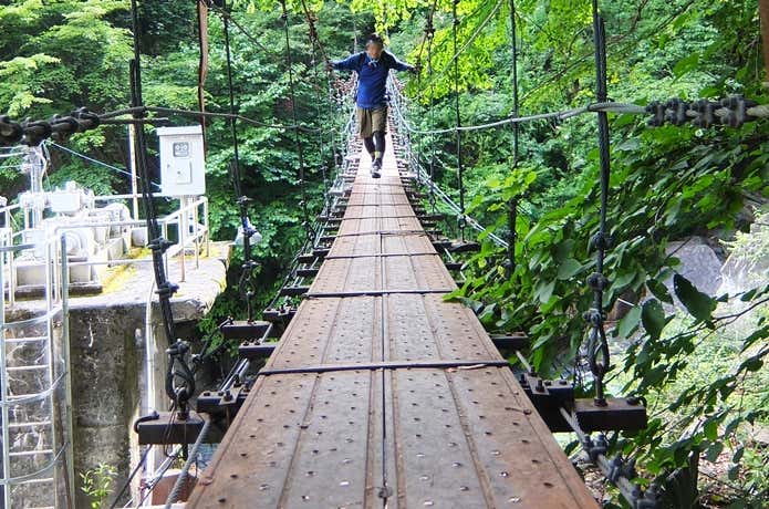 農鳥岳の吊り橋