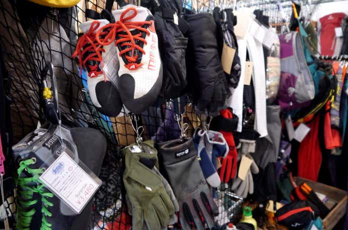 ずらりと並ぶ登山用品