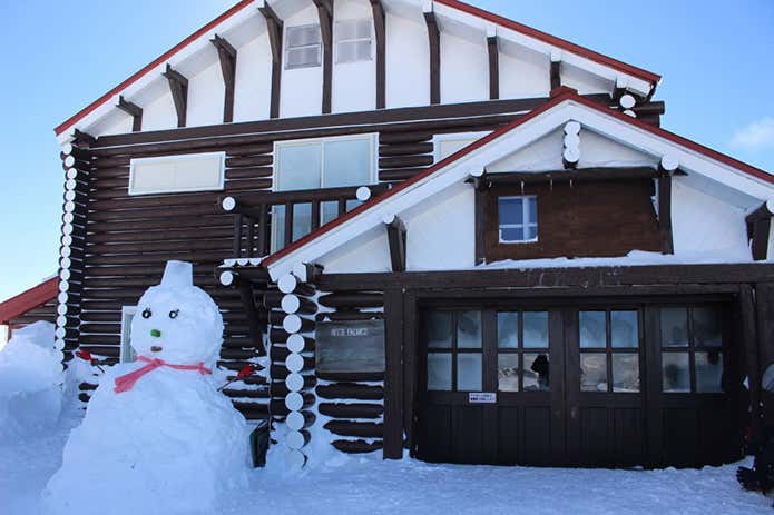 積雪期の燕山荘