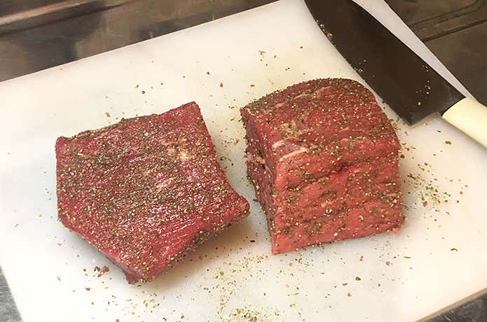 お肉に味付け