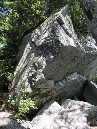 タヌキ岩　烏帽子岳