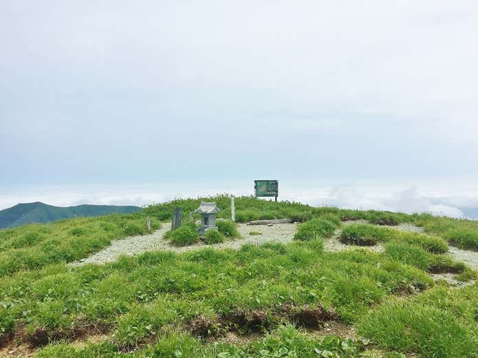 山頂の広場