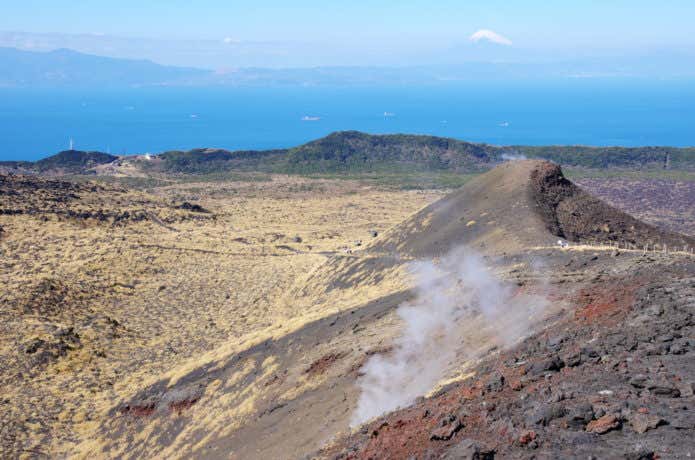 三原山